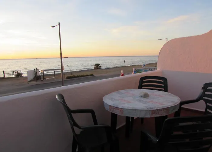 דירה And מוחקאר